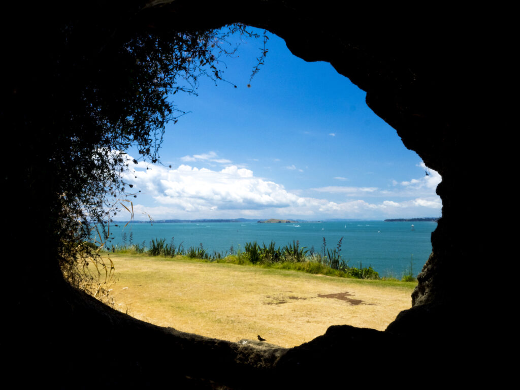 Auckland Natural Caves and Tunnels Tour