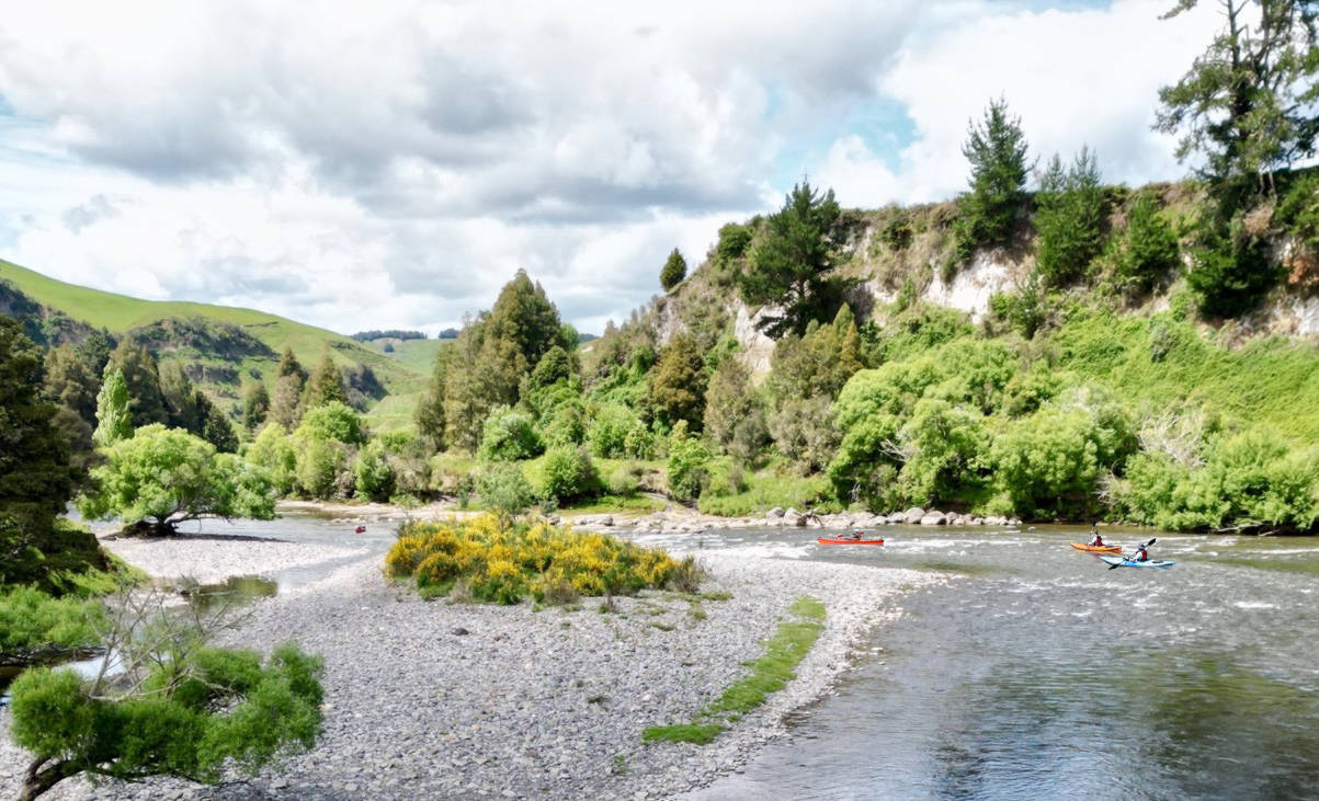 Whanagnui River Kayak Tour